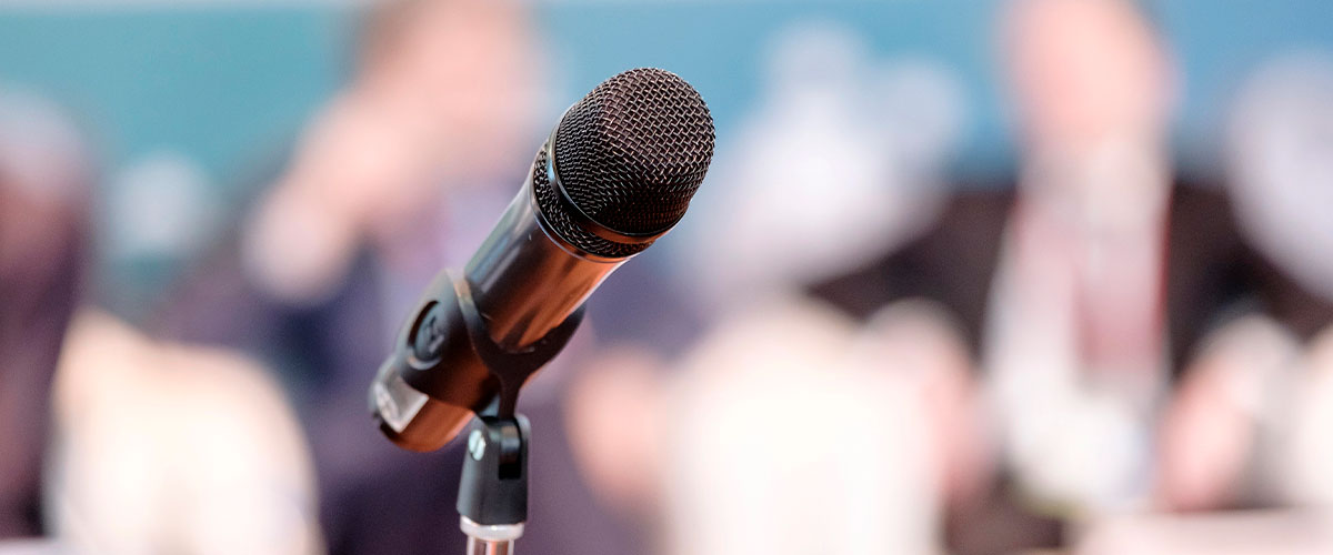 Sådan finder I det rette AV-udstyr til konferencer